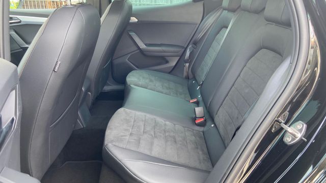 Fahrzeugabbildung Seat Arona 1.0TSi FR Autom. NAVI+RFK, PDC, Mod. 2024