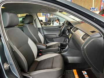 Skoda Rapid*KLIMAAUTO*SZHZ*CARPLAY*NAVI*TEMPO*TÜV0927