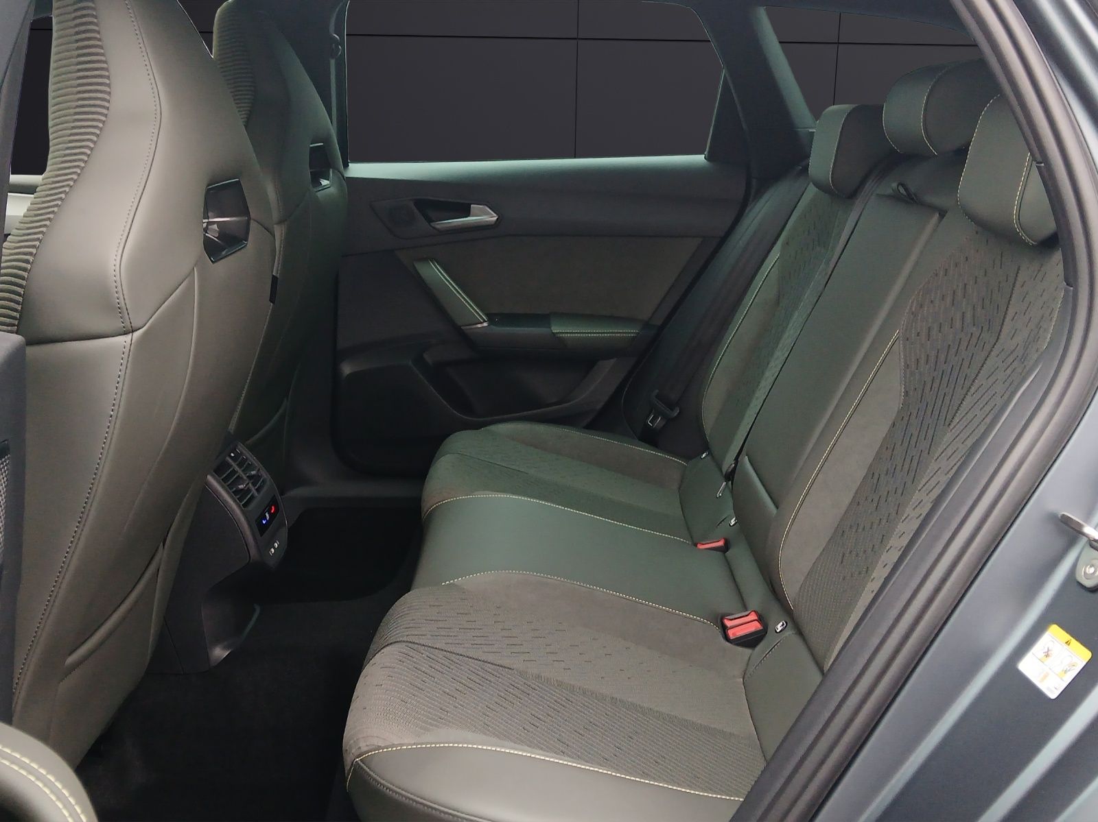 Fahrzeugabbildung CUPRA Leon Sportstourer TSI DSG 4Drive Matrix ACC Navi