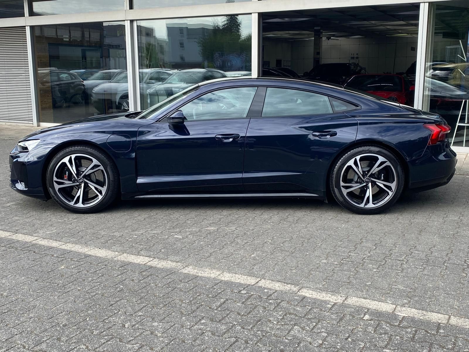 Fahrzeugabbildung Audi RS e-tron GT Quatt BLACK EDIT+PANO+MATR+B&O+KAM+