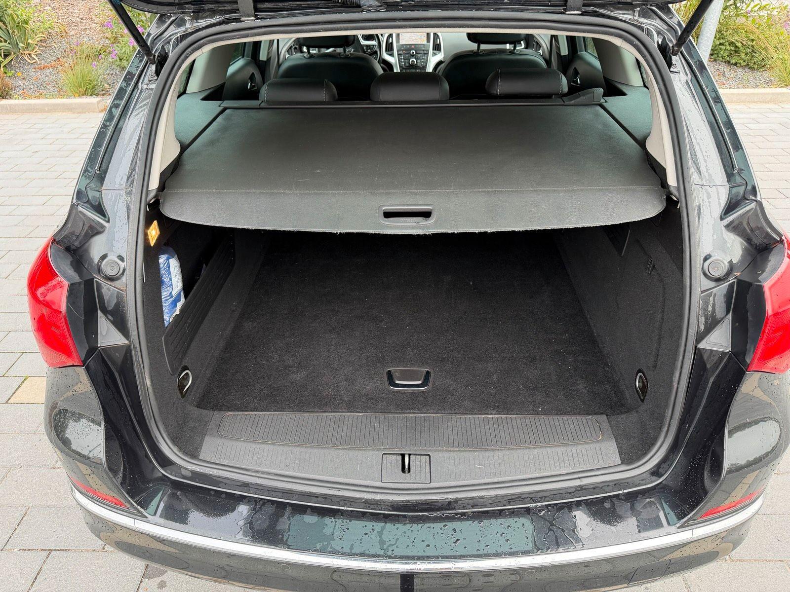 Opel Astra 2015 — photo 14