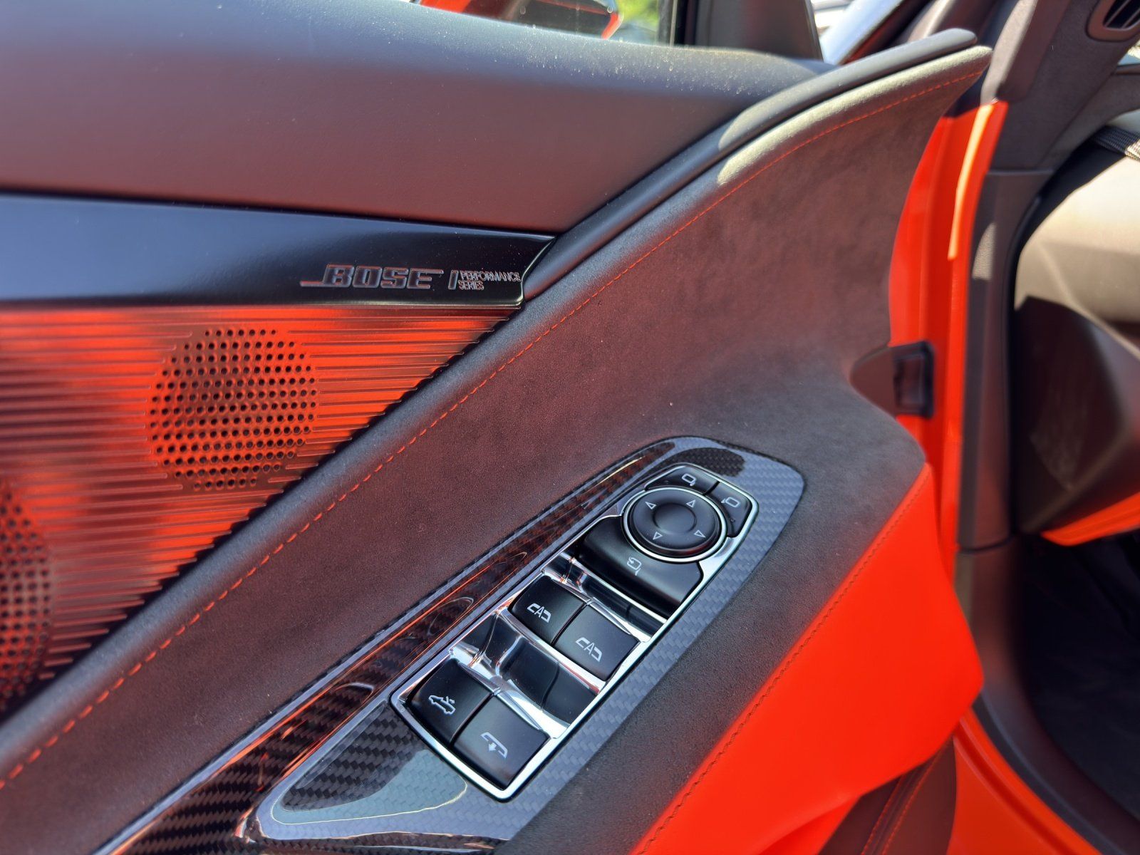 Fahrzeugabbildung Corvette C8 E-Ray 6.2 V8 3LT CARBON INTERIOR/STEALTH/LIFT