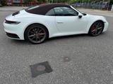 Porsche 992 Carrera 4S Cabriolet Carrera S *Approved Gar - weiße Porsche 992