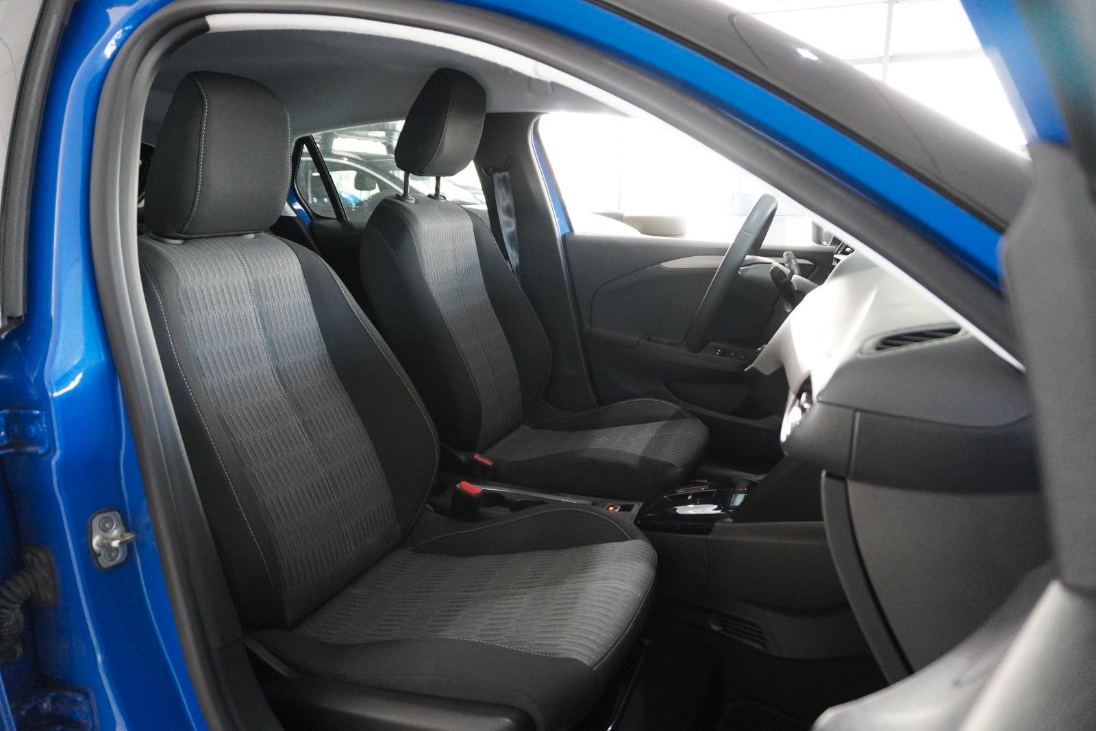 Fahrzeugabbildung Opel Corsa-e F EDITION 7KW NAVI/VIRT/TEMP/DAB/WÄRMEP.