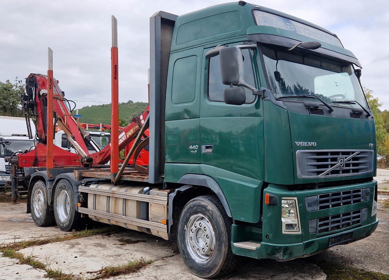 Volvo FH 440 6x2 Kurz-Holz mit Kran und Greifer