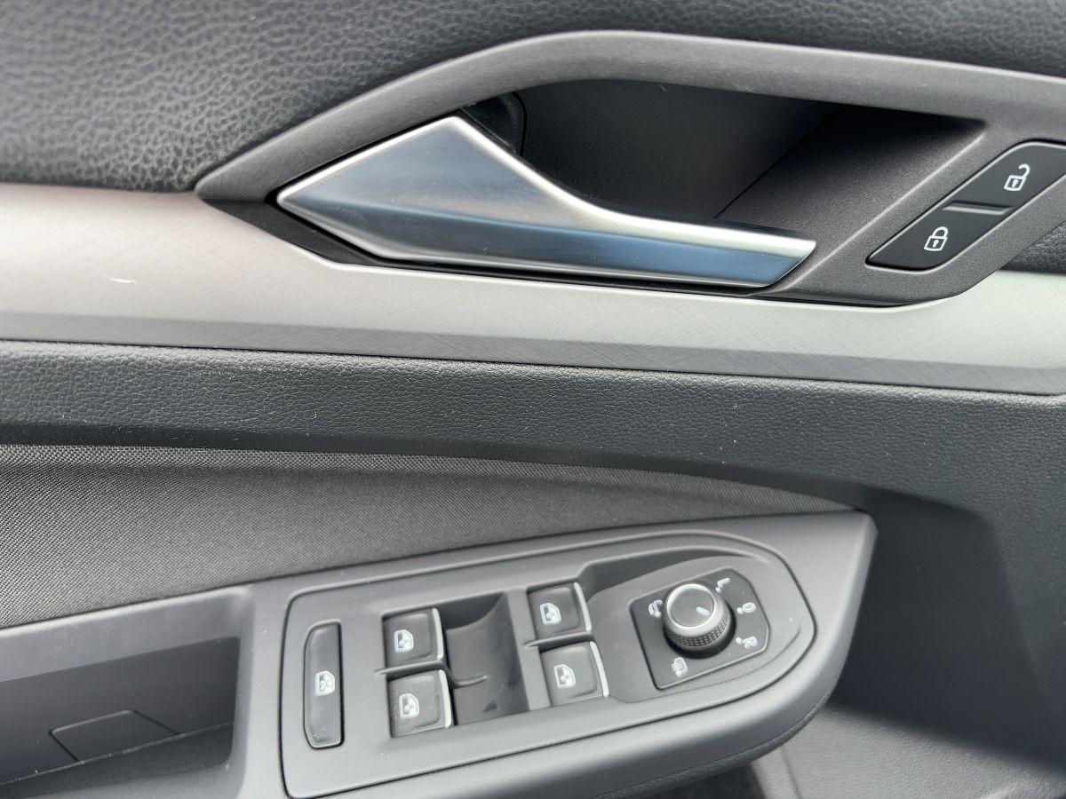 Volkswagen Golf VIII Life 2.0 TDI LED KAM APP SIDE ACC, миниатюра 19