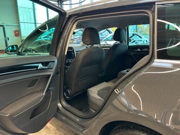 MYAUTOCENTER – Gebraucht- und Jahreswagen mit Werkstattservice in Pfaffenhofen Volkswagen Golf VII Variant Highline BMTStart-Stopp*Klima*
