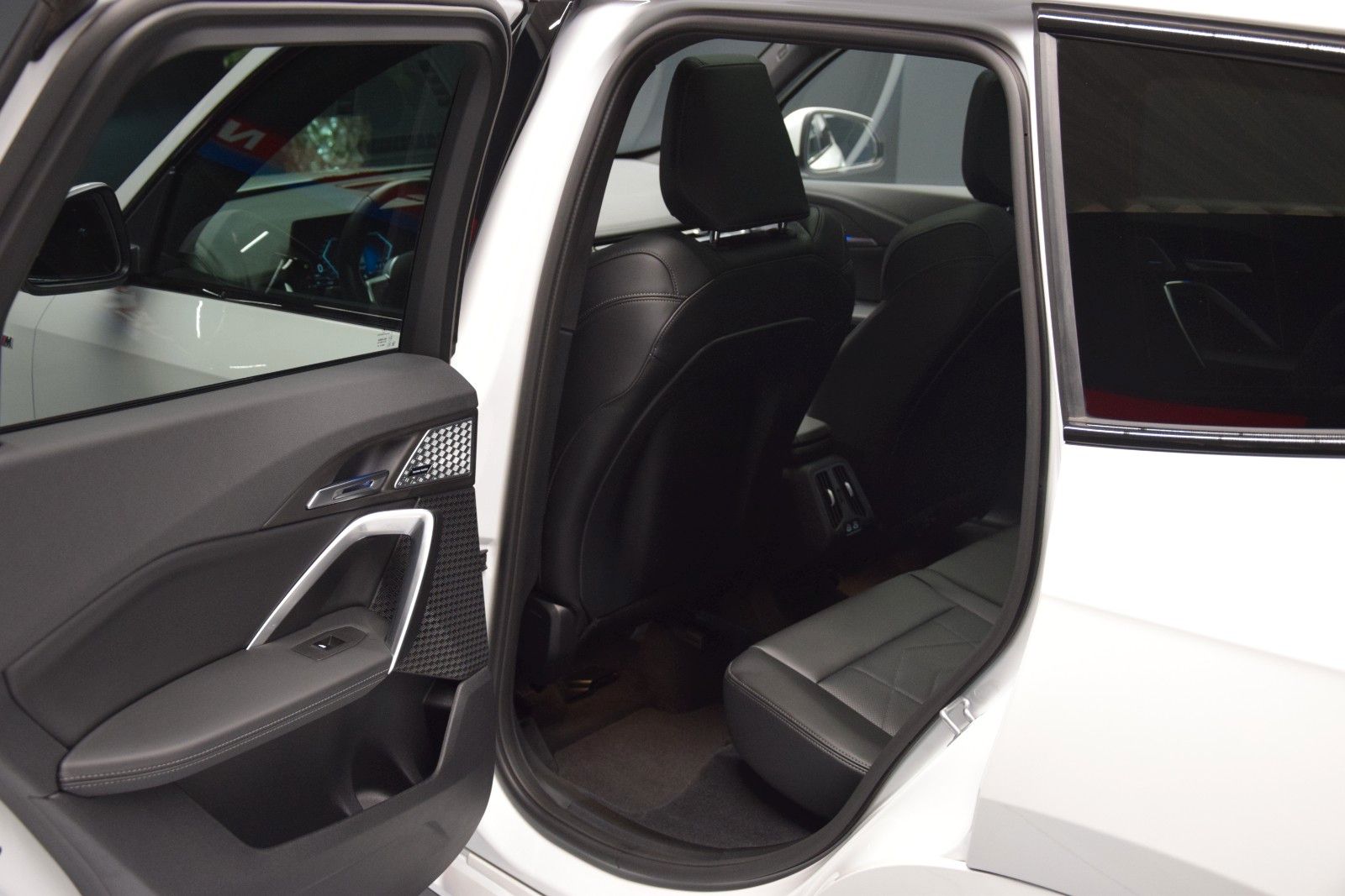 Fahrzeugabbildung BMW X1 18i sDrive M Sport H&k Panorama ACC Ambiente