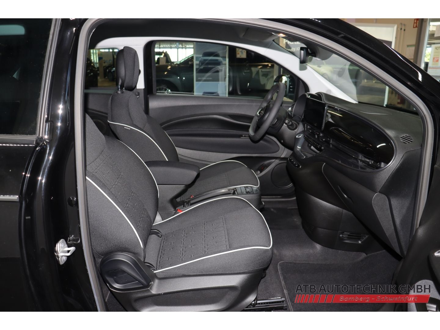 Fahrzeugabbildung Fiat 500e 42kWh Komfort- und Stylepaket SOH 95,0%