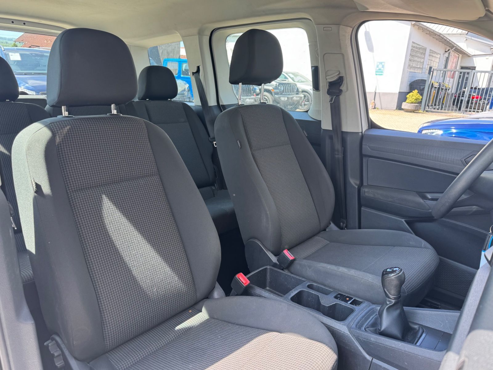 Fahrzeugabbildung Volkswagen Caddy BLUETOOTH/AUTO-HOLD/ACC/TEMPOMAT/
