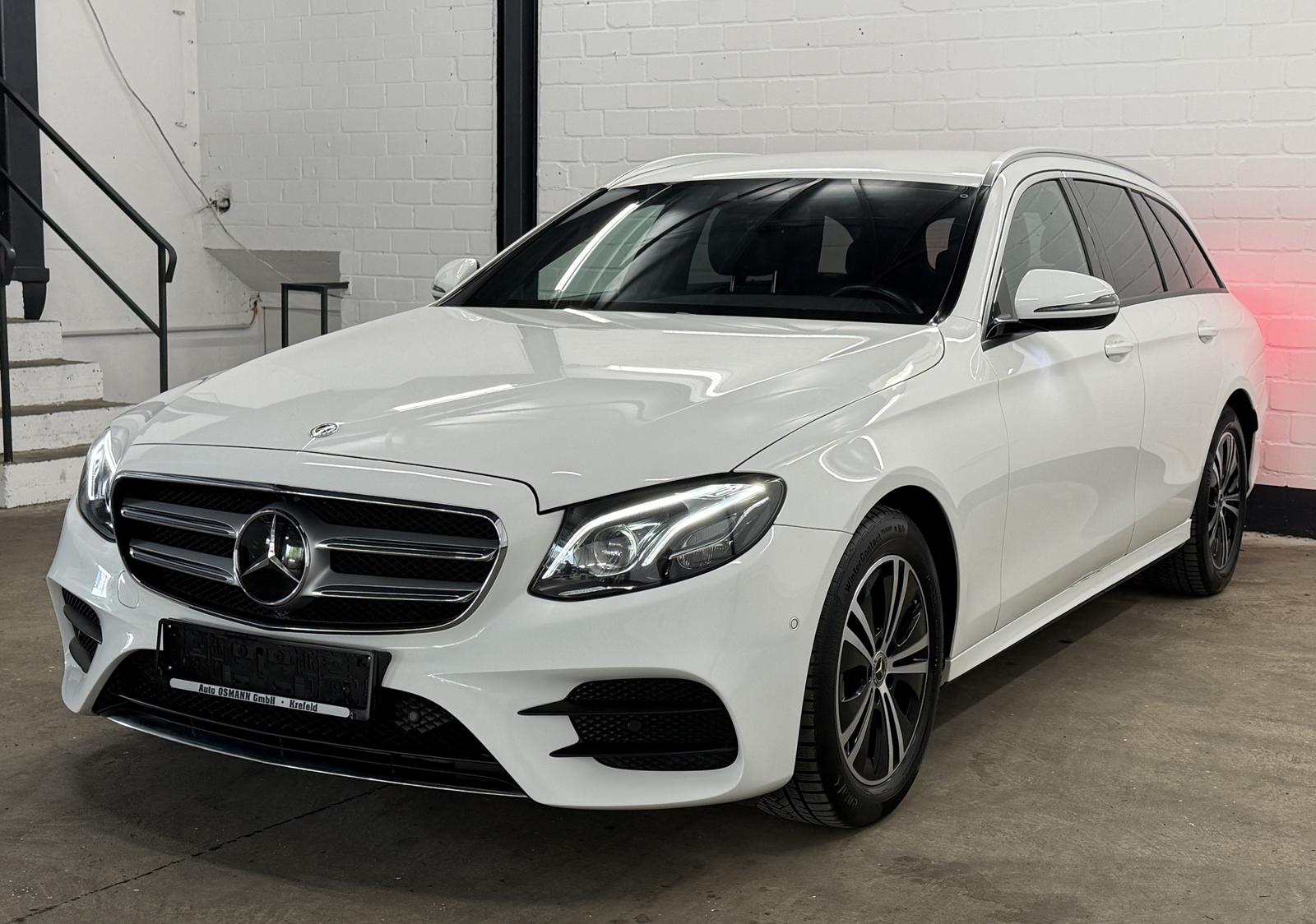 Mercedes-Benz E 220 d 4Matic T 9G-TRONIC AMG Line / Distr