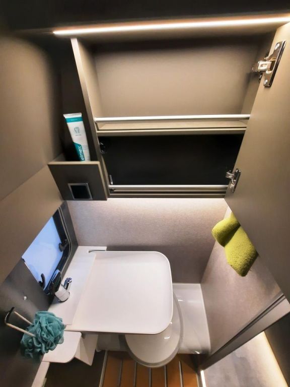 Fahrzeugabbildung HYMER / ERIBA / HYMERCAR Camper Van GRAND CANYON S 600 CROSSOVER Verfüg./