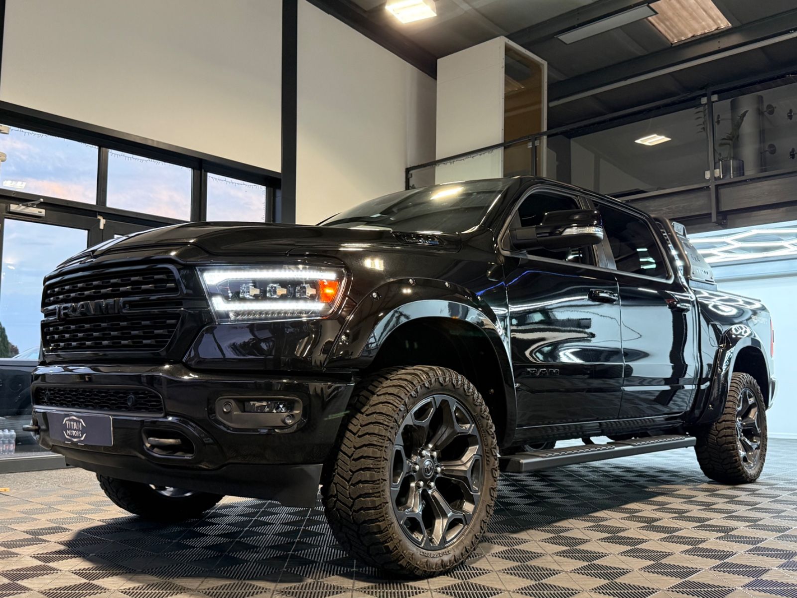 Dodge RAM - 1
