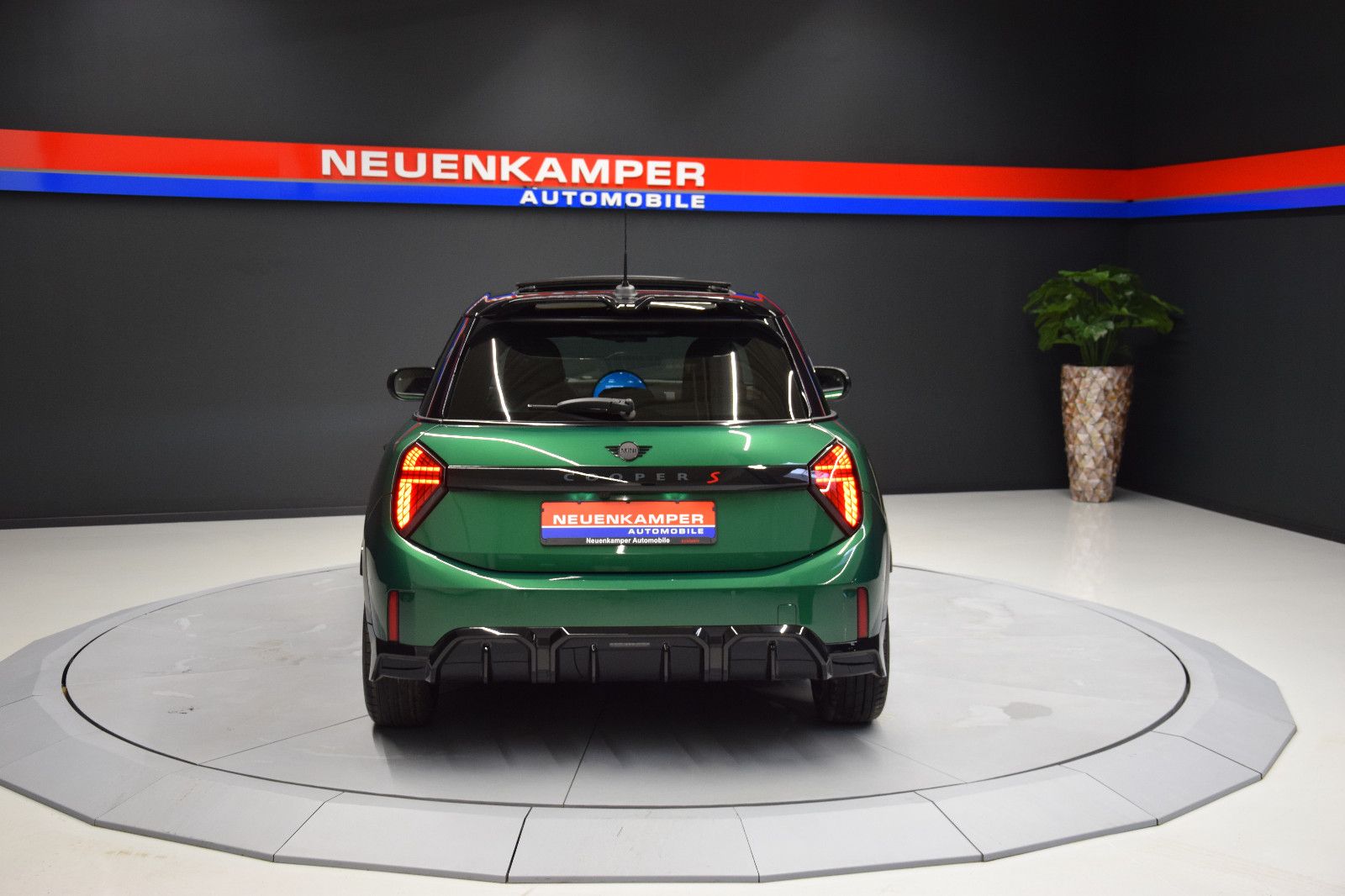 Fahrzeugabbildung MINI Cooper S John Cooper Works Trim 5-Türen Pano HuD