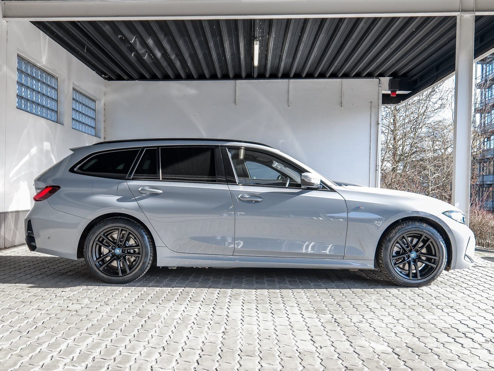 BMW 330 - Bild 4