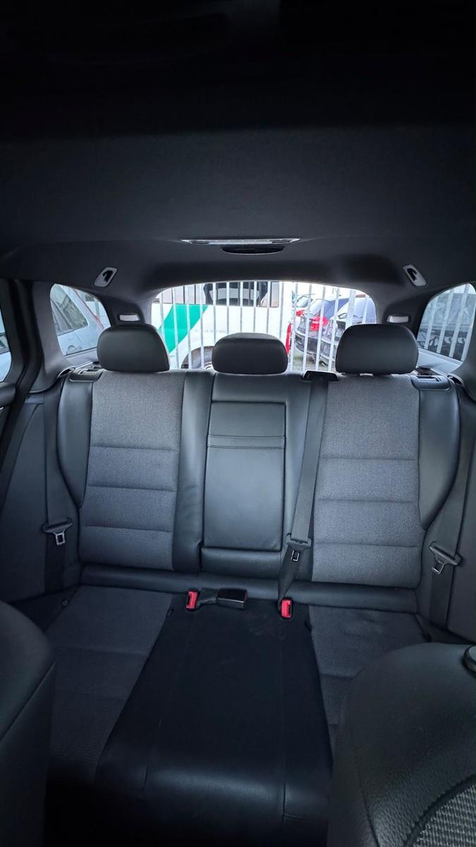 Mercedes-Benz C300 2011 — photo 9