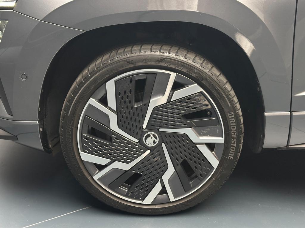 Skoda Karoq 2023 г. Серый, пробег 34000 км