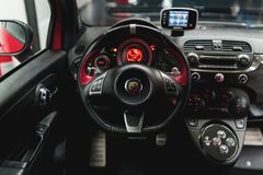 Fahrzeugabbildung Fiat Abarth 695 Tributo Ferrari *LIMITED / CARBON*