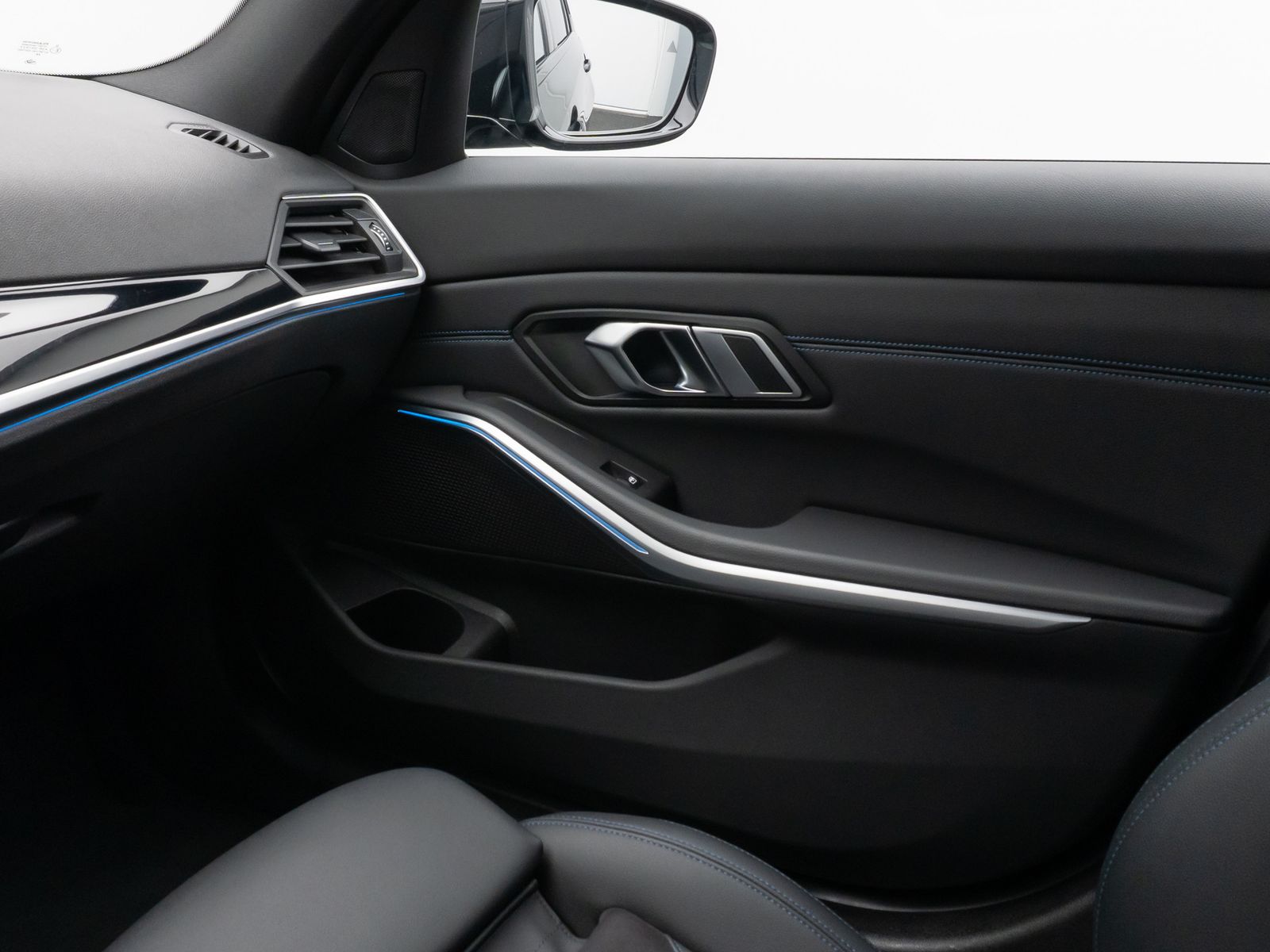 Fahrzeugabbildung BMW 330e M Sport Kamera DAB HiFi Lenkrhzg Alarm 19"