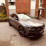 Mercedes-Benz GLA 200 d 4MATIC DCT - - Mercedes-Benz GLA 220 von privat