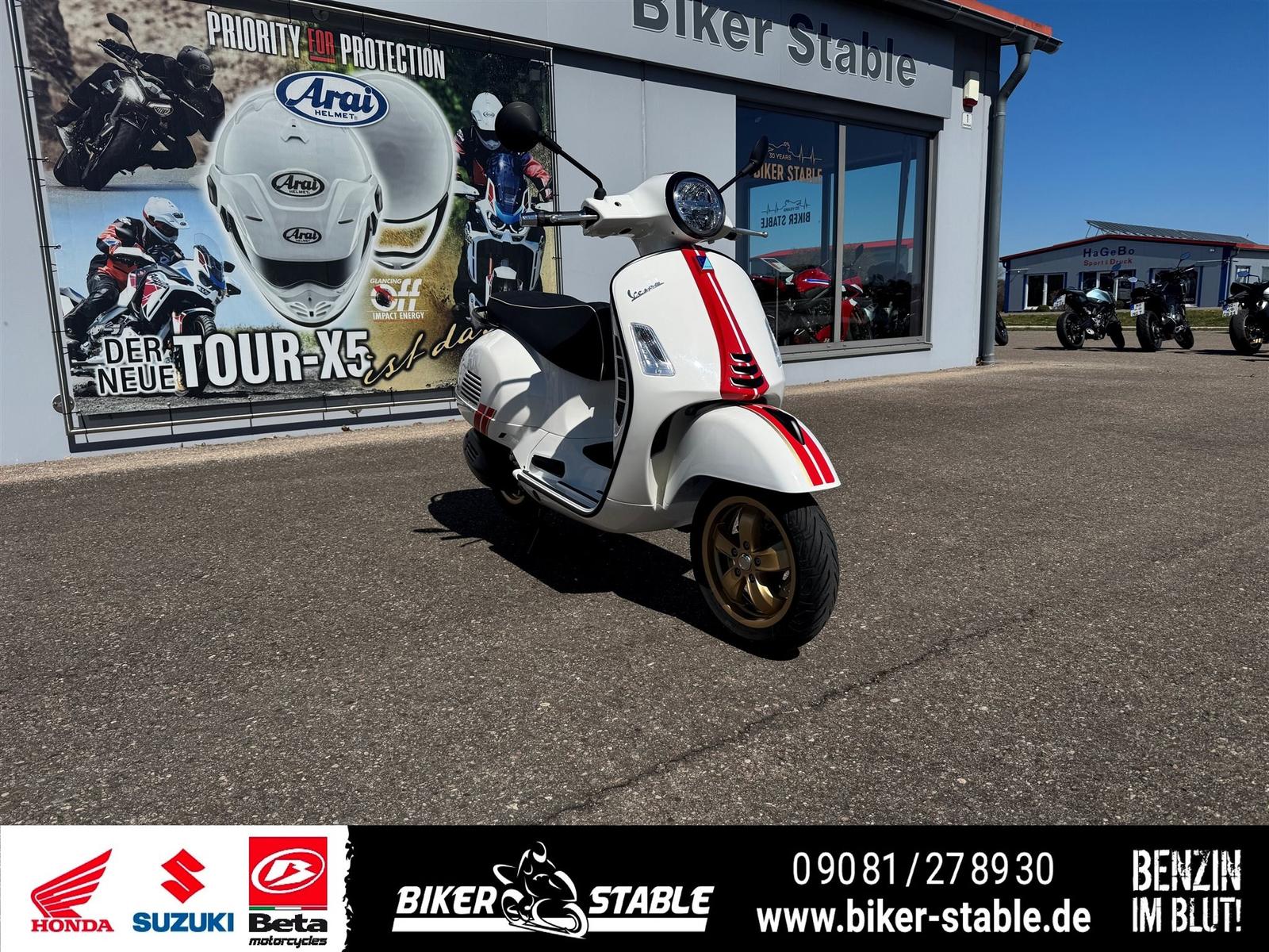 Vespa GTS 300 HPE Racing Sixties Top Zustand