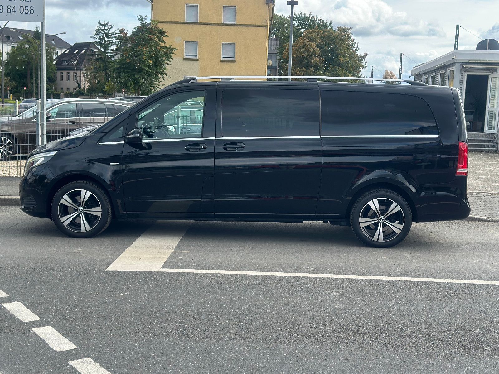 Fahrzeugabbildung Mercedes-Benz V 250d 4MATIC AVANTGARDE*AHK+EXTRA LANG