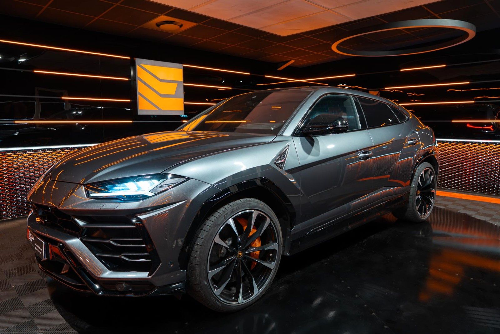 Lamborghini Urus*Sunroof*HUD*Bang&Olufsen*Heat&ventil seats