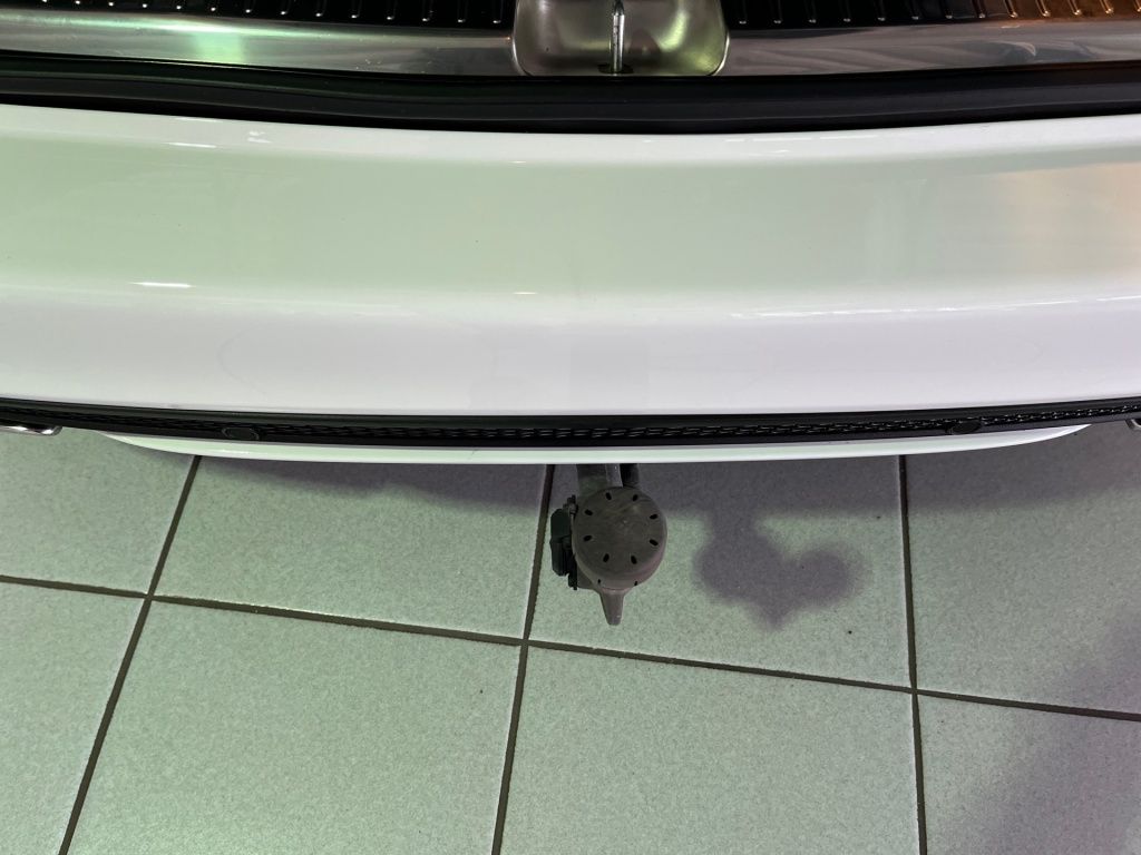 Fahrzeugabbildung Mercedes-Benz C 180 T AMG AHK Pano Totwi. LED SHZ Sport Navi