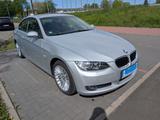 BMW 320i Coupé - - BMW 320 aus 2007: Coupe