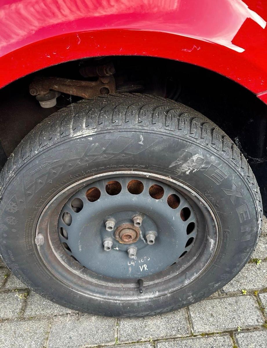 Volkswagen Passat 2004 — photo 15