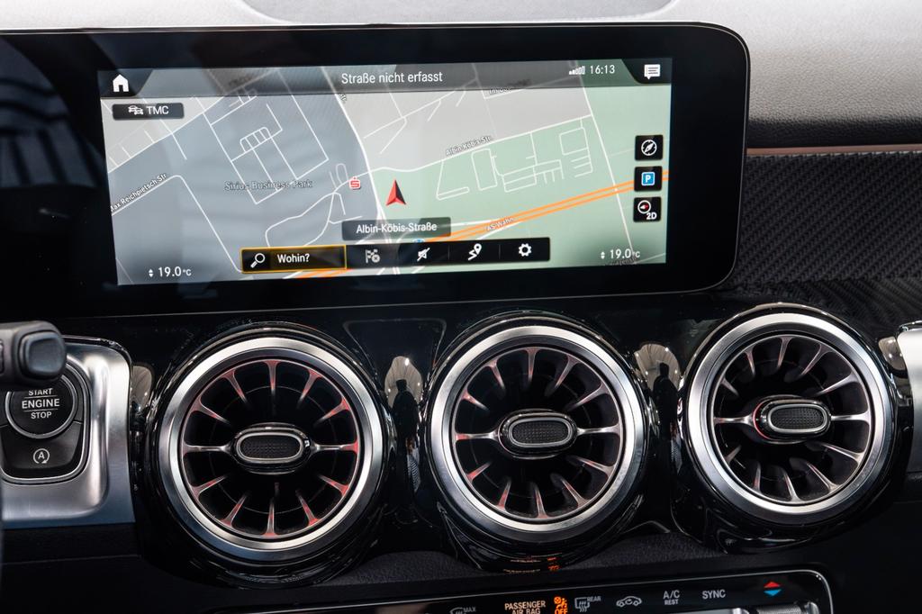 Mercedes-Benz GLB 200