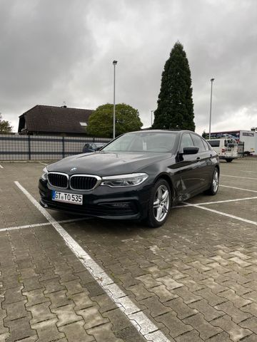 BMW 5 Lim. 520 d Sport Line*AHK*Schiebed.*Ambientebl