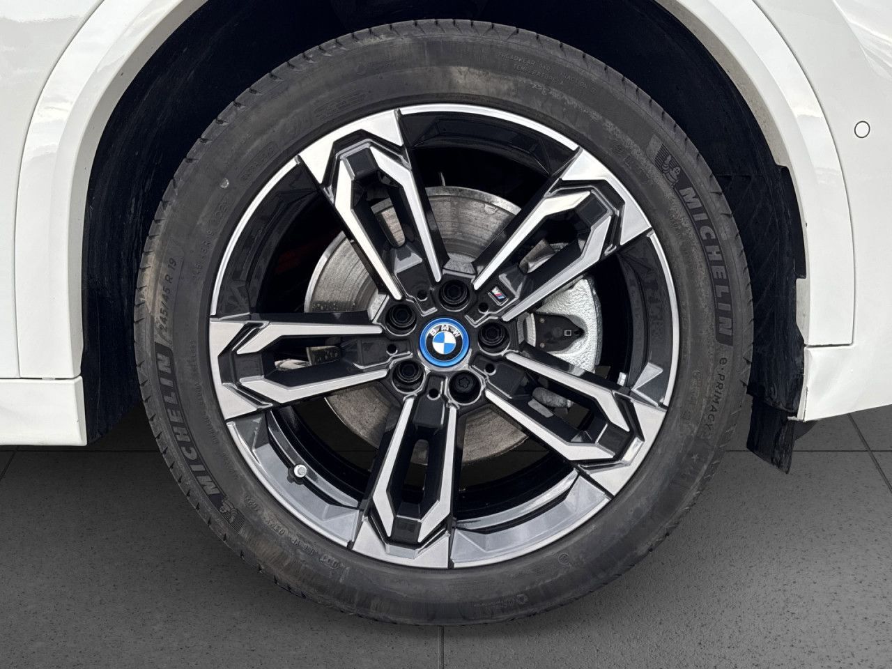 BMW iX2 - Bild 20