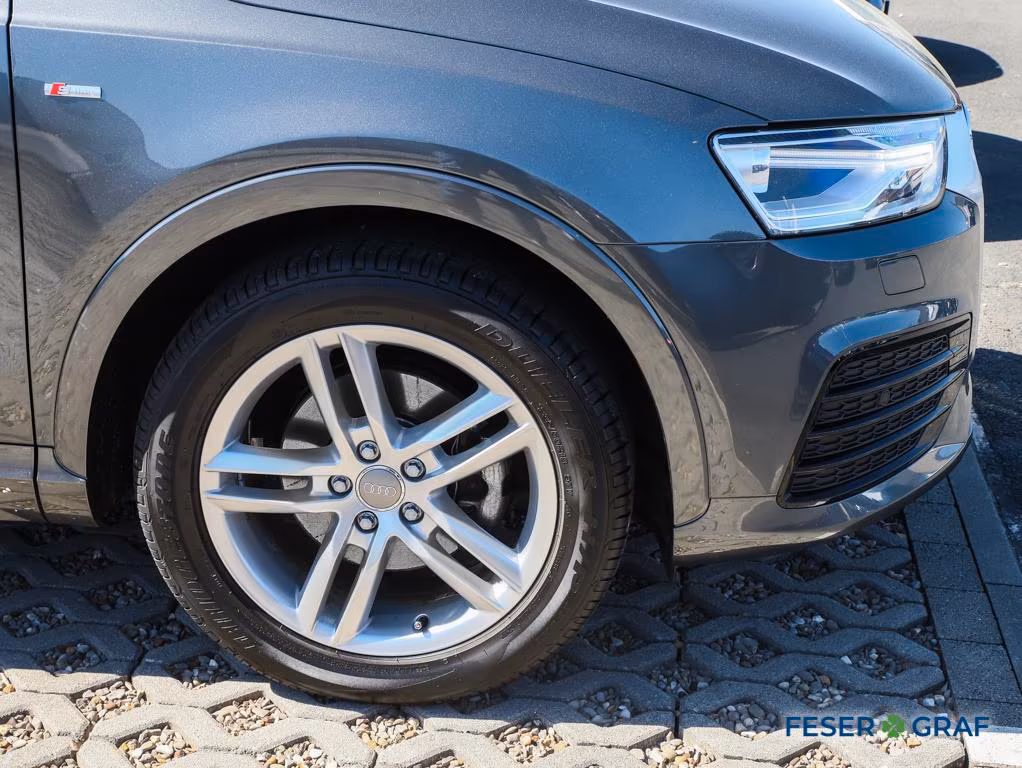 Audi Q3 1.4 TFSI S line S tronic Alu 18" Navi Sitzh.