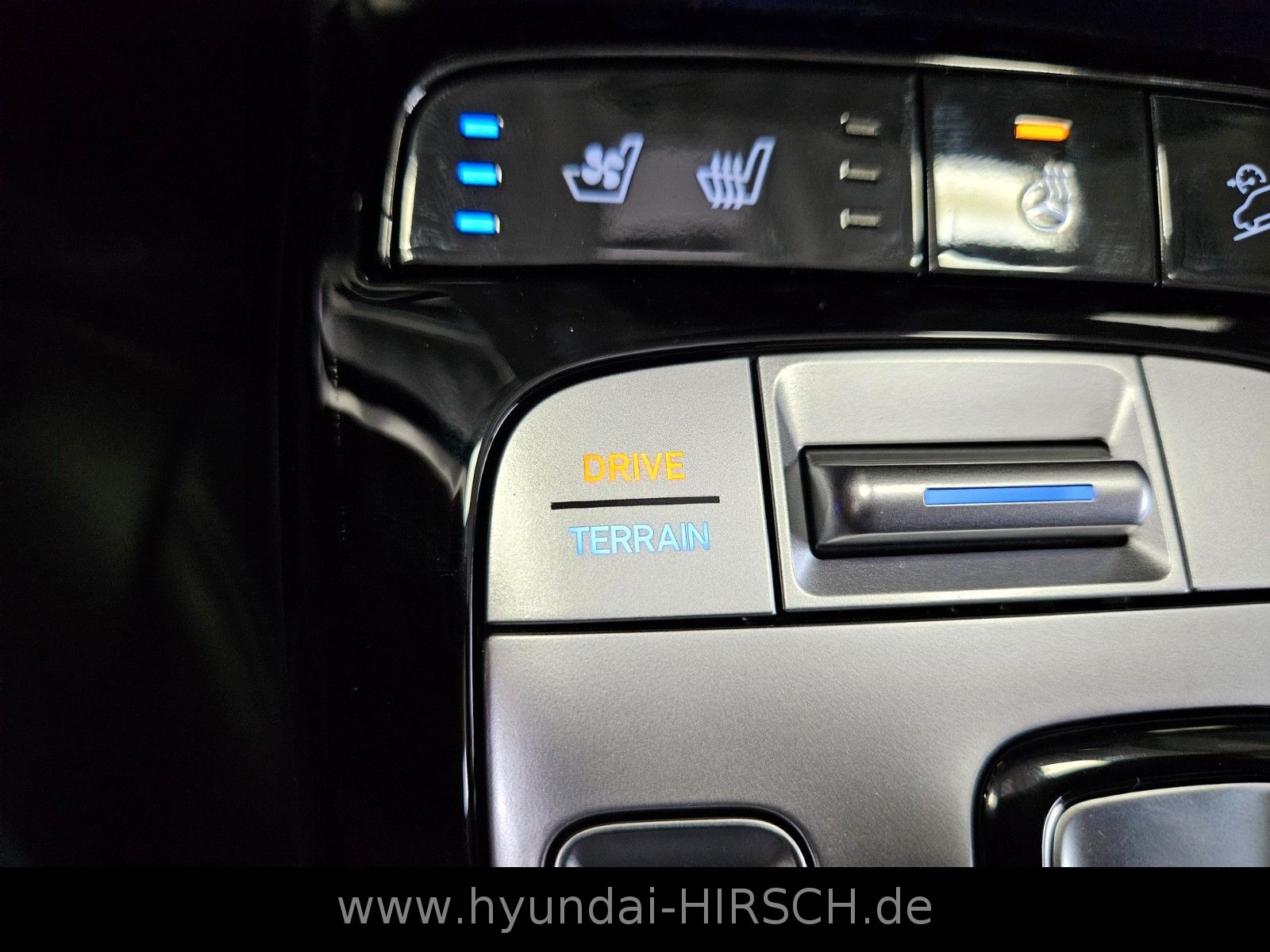 Fahrzeugabbildung Hyundai TUCSON Hybrid 1.6 T-GDi 4WD PRIME ASSI+ ECS Lede