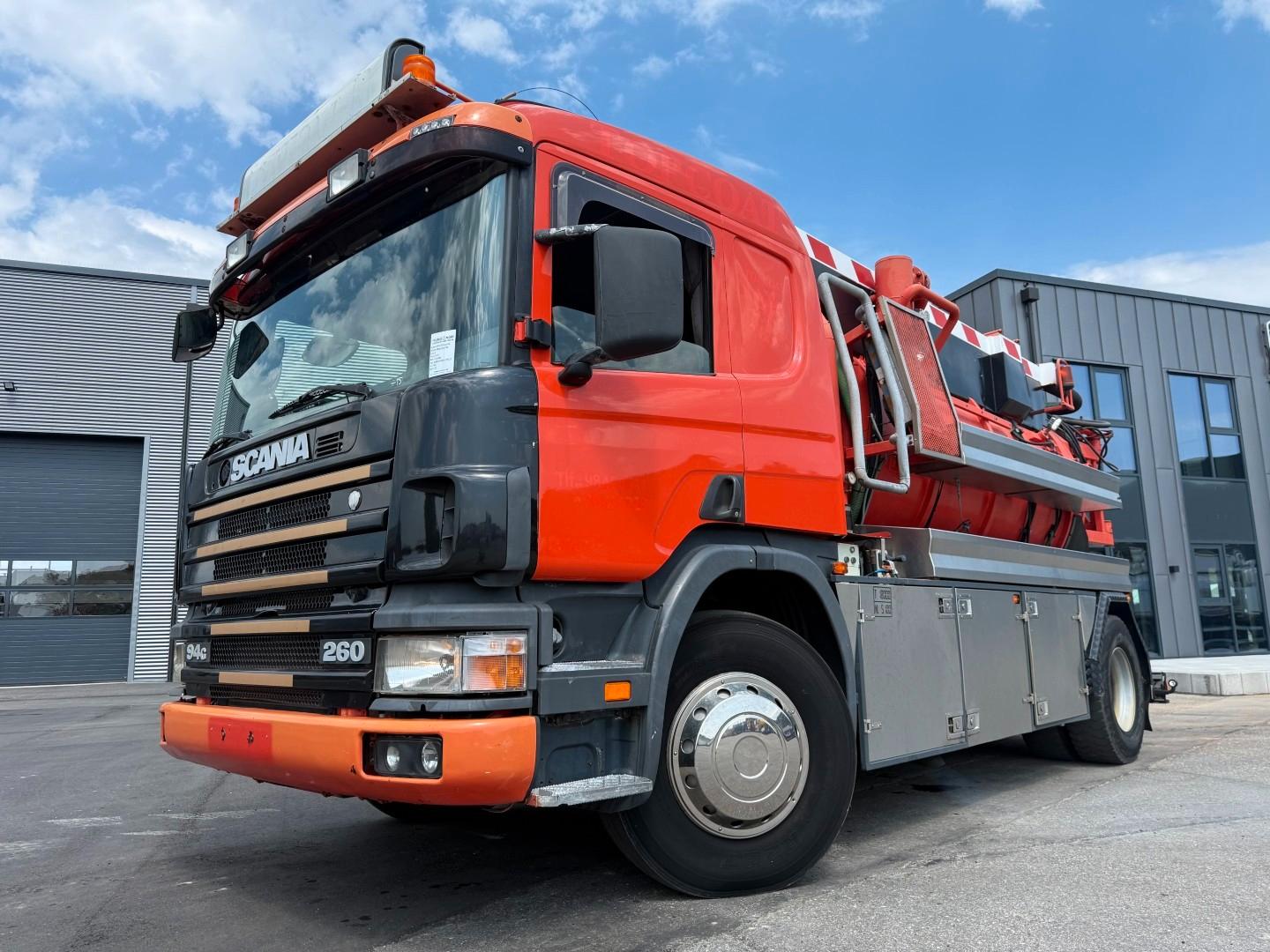 Scania P94/260 4x2 NZ SLS590 Simon Moos Kombi 8.400 l.