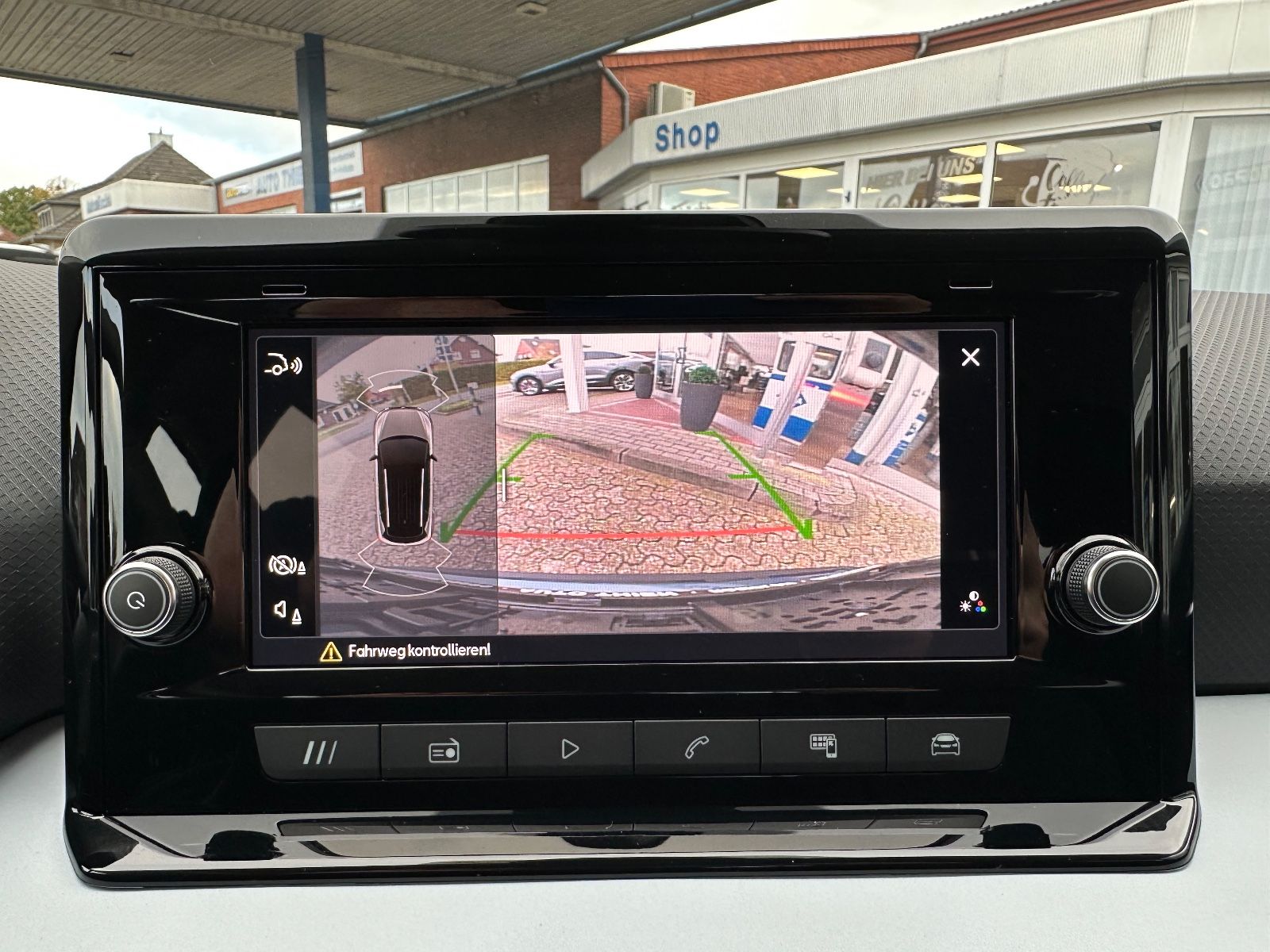 Fahrzeugabbildung SEAT Arona 1.0 TSI Style DSG ACC/LED/SHZG/PDC/GJR