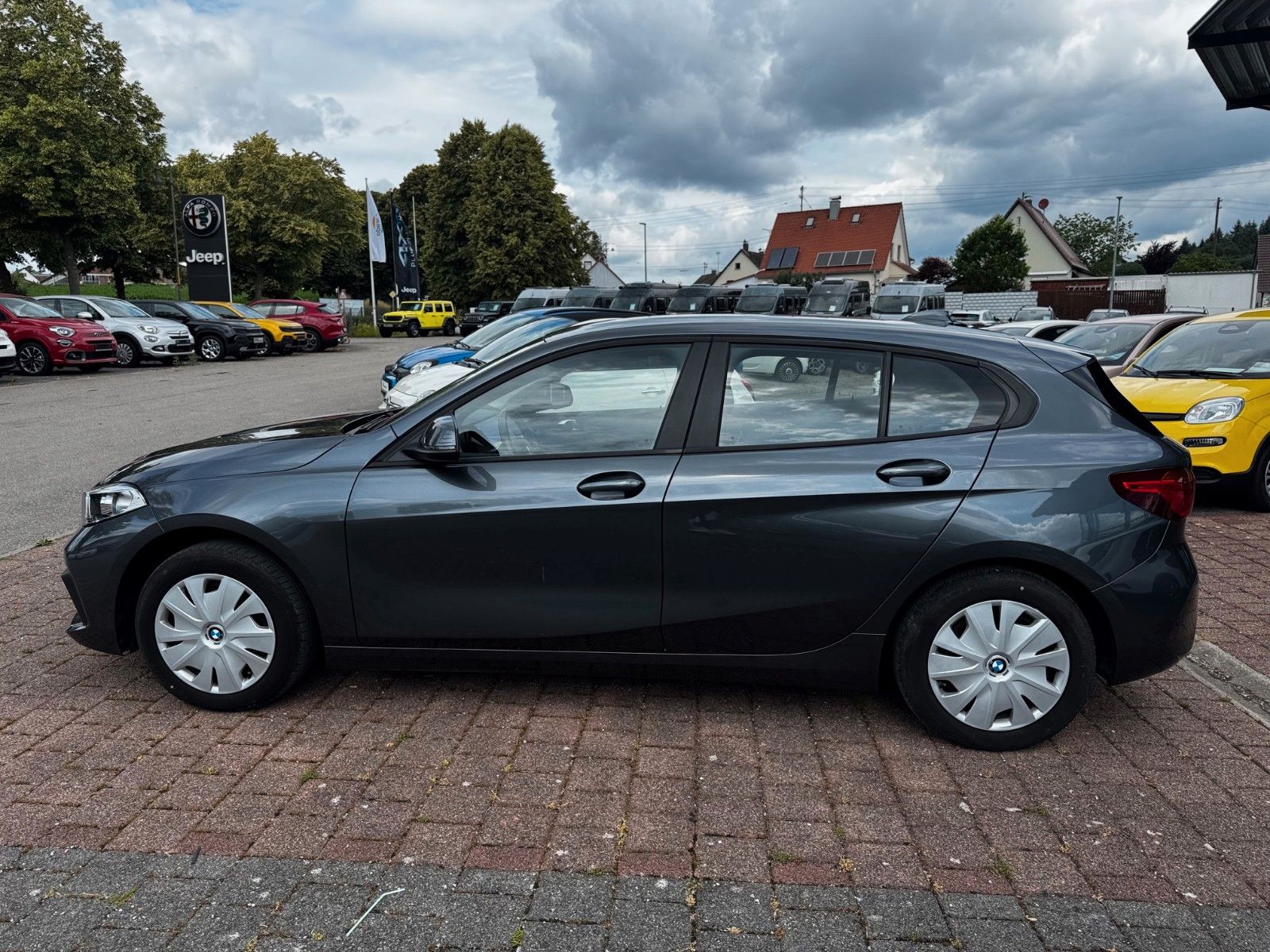 Fahrzeugabbildung BMW 116 Baureihe 1 Lim. 116 i Sitzheizung USB