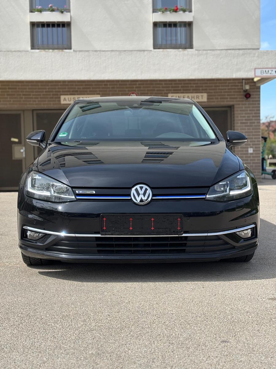 Volkswagen Golf VII Lim. IQ.DRIVE BlueMotion/LED/Carplay/