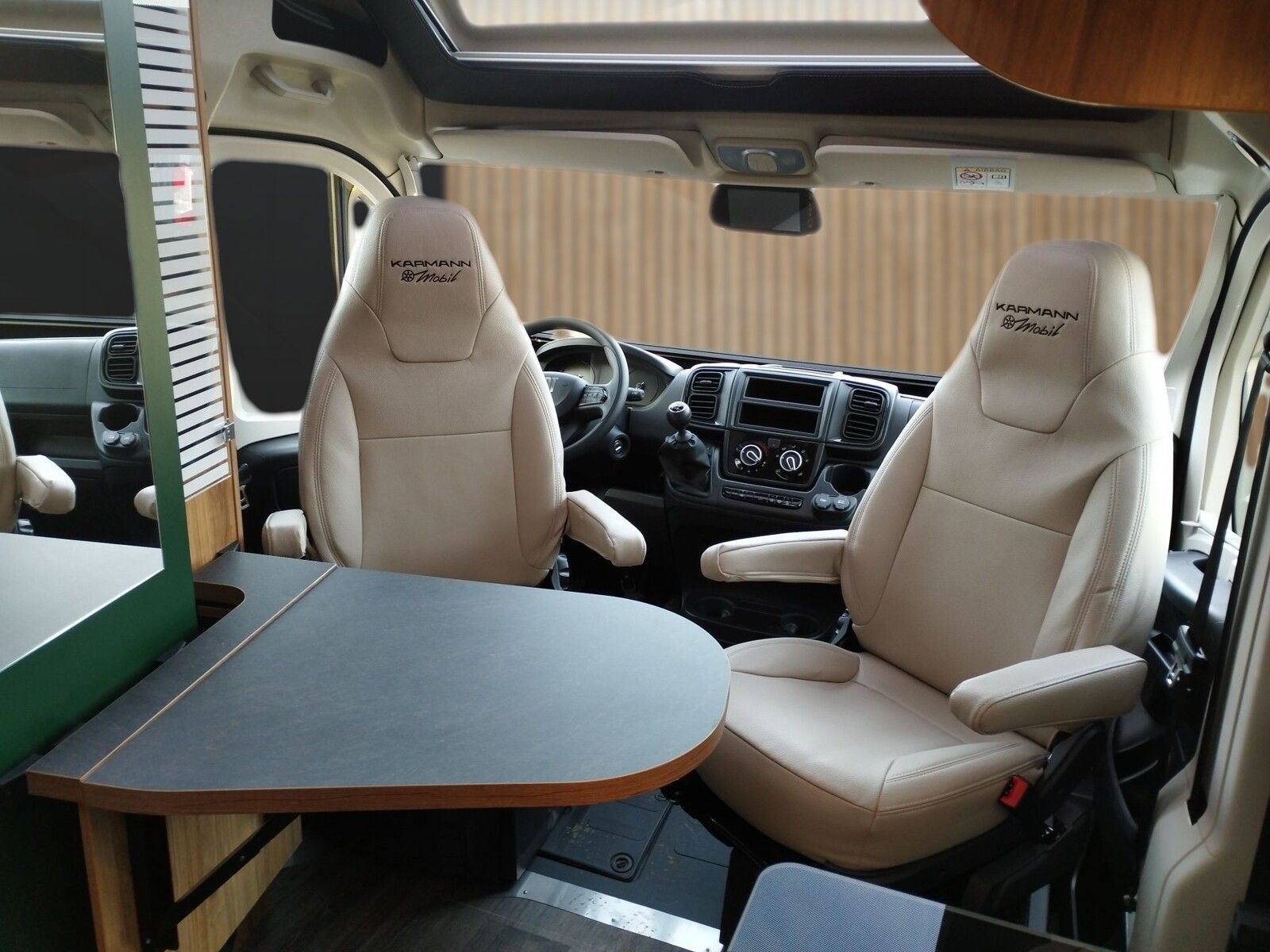 Fahrzeugabbildung Karmann Dexter DE 600