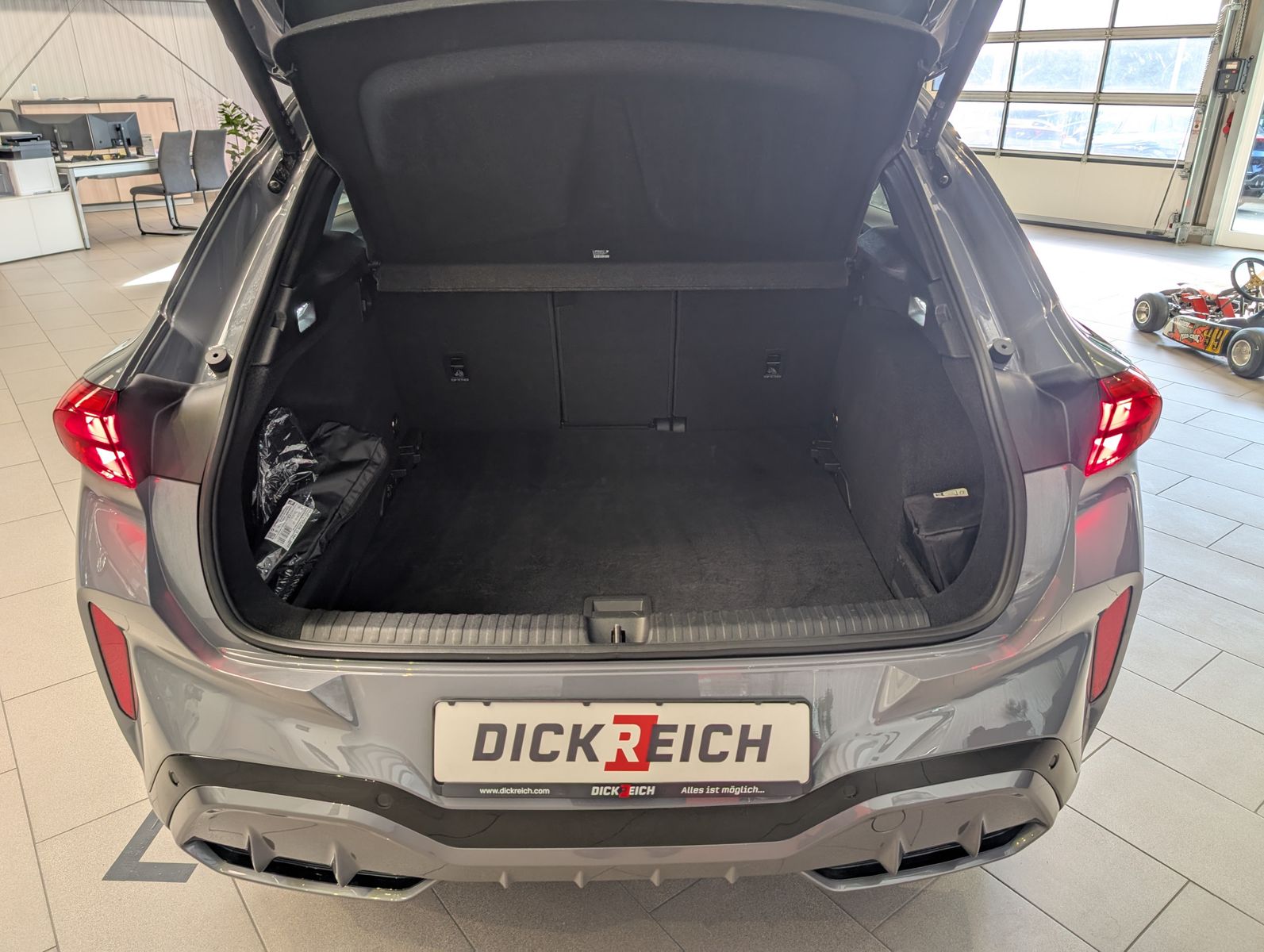 Fahrzeugabbildung CUPRA Terramar 2.0 VZ 4D Drive-XL HUD Matrix Pano 20"