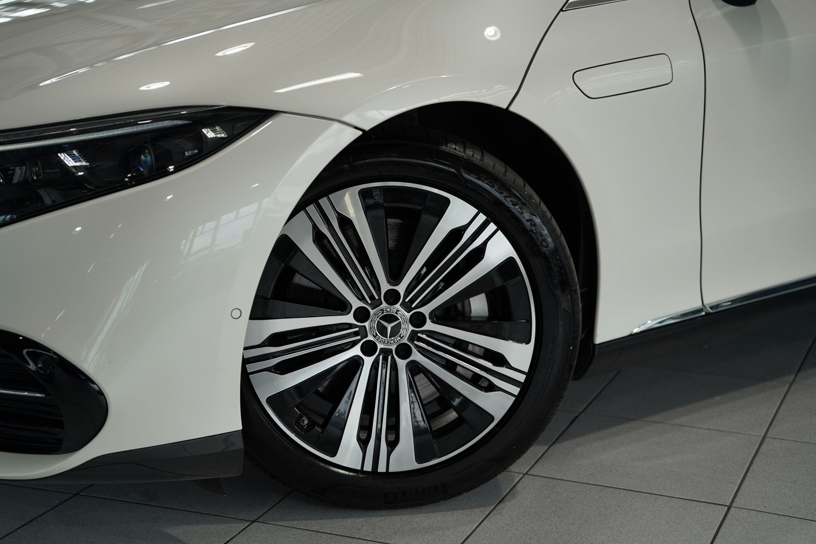 Mercedes Benz Eqs