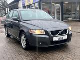 Volvo V50 Kombi 2.0 D Momentum - Volvo V50 Momentum mit Diesel-Antrieb