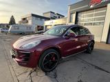 Porsche Macan Turbo mit Performance Paket - Porsche Macan: Turbo