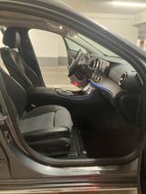 Mercedes-Benz E 220 d 4MATIC T Autom. - - Mercedes-Benz E 220: 4matic