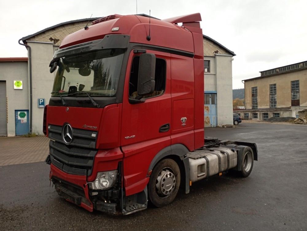 Mercedes-Benz 1845 Actros