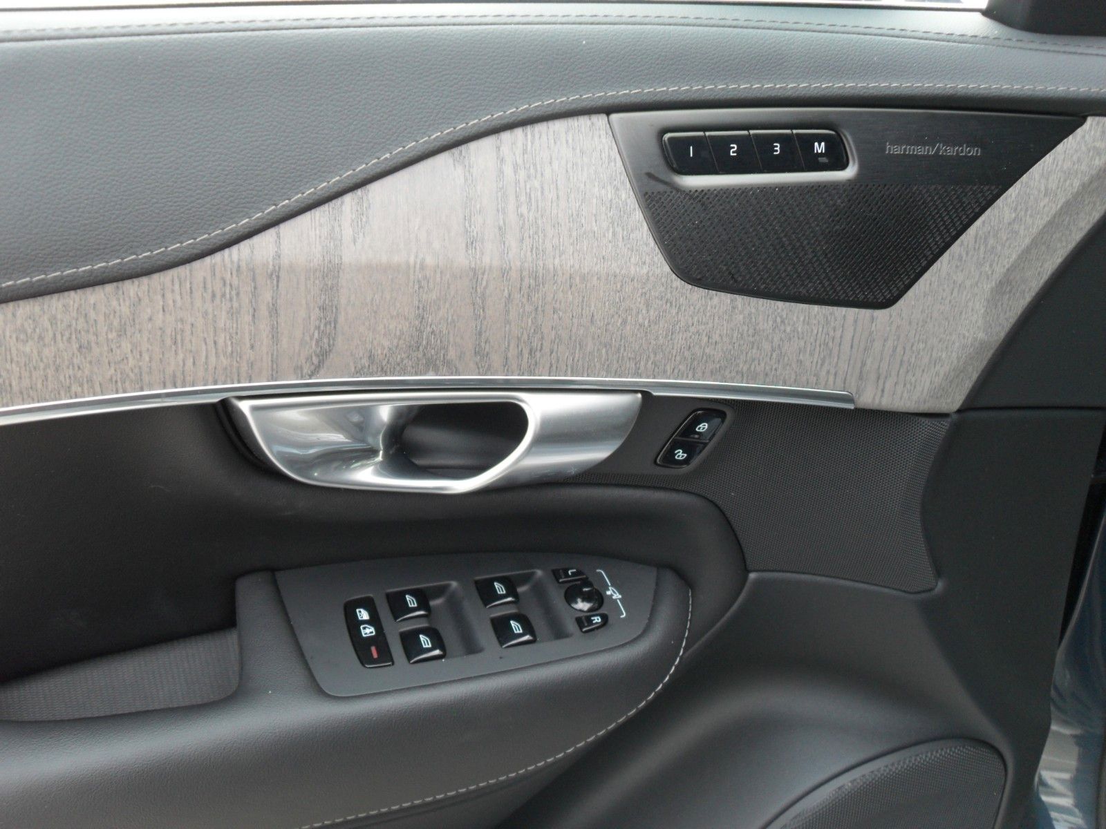 Fahrzeugabbildung Volvo XC 90 Ultimate Bright AWD