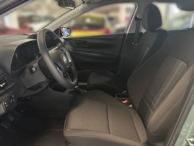 Fahrzeugabbildung Hyundai BAYON FL (MY25) 1.0 T-GDI Select Navi Kamera Ein