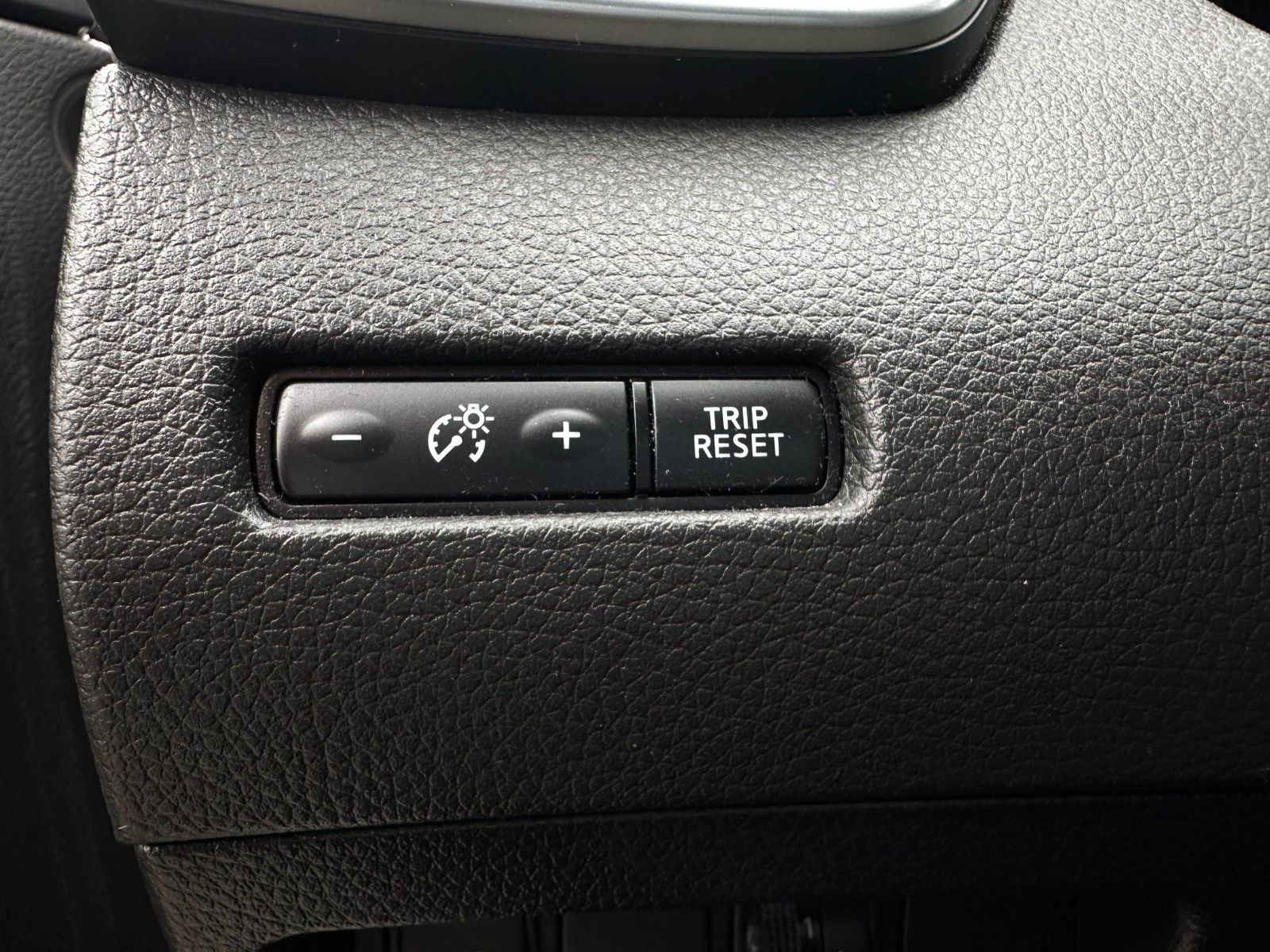 Fahrzeugabbildung Nissan Qashqai AHK / beh. FS/ Navigation / Alu