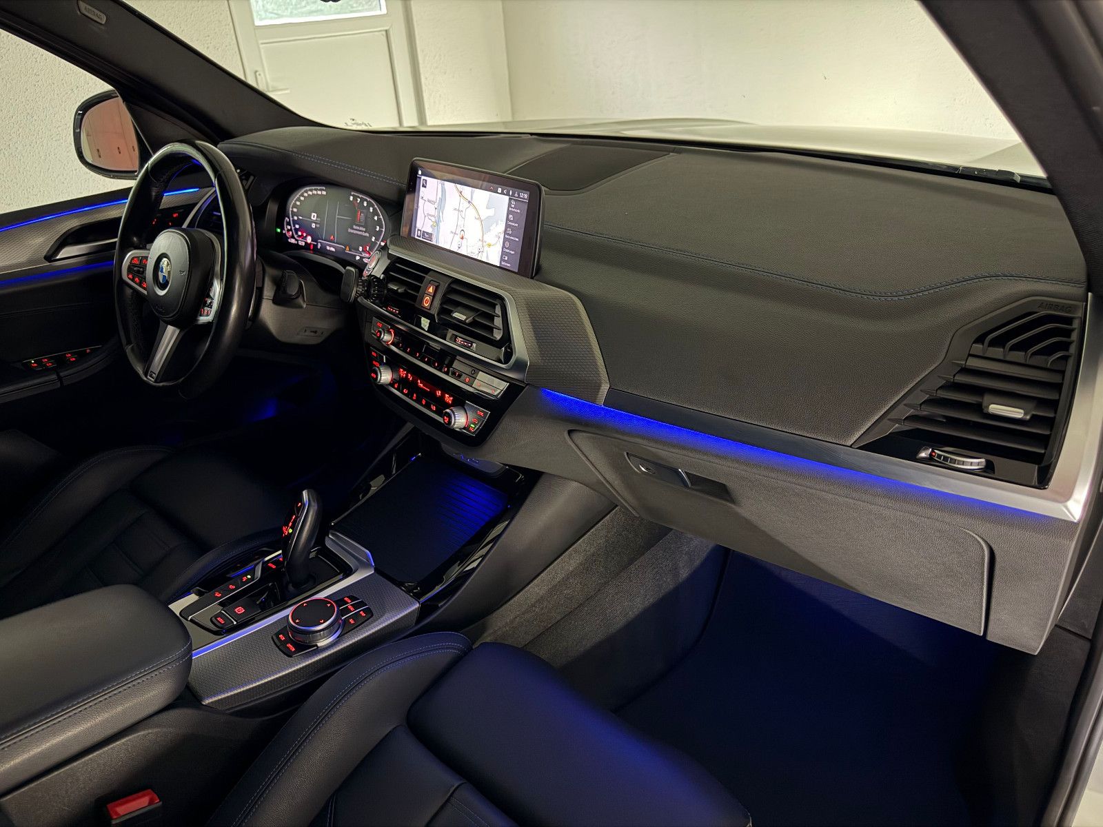 Fahrzeugabbildung BMW X3 xDrive 30 d M SPORT/LED/HuD/H&K/PANO/AHK/360*